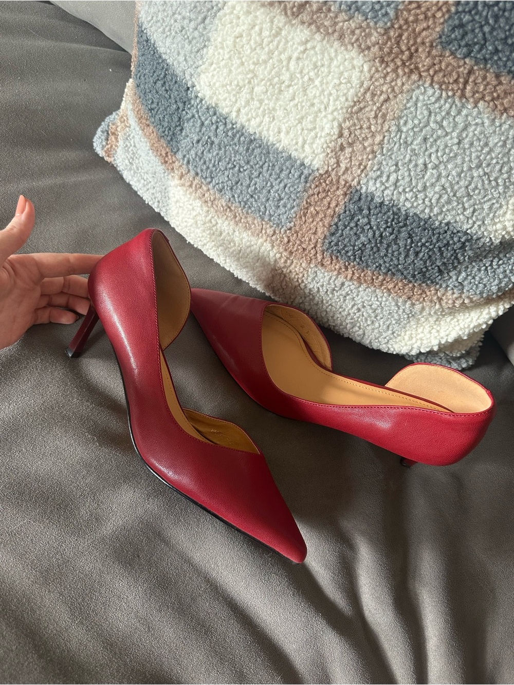 Women's Red Pointed-Toe Heels